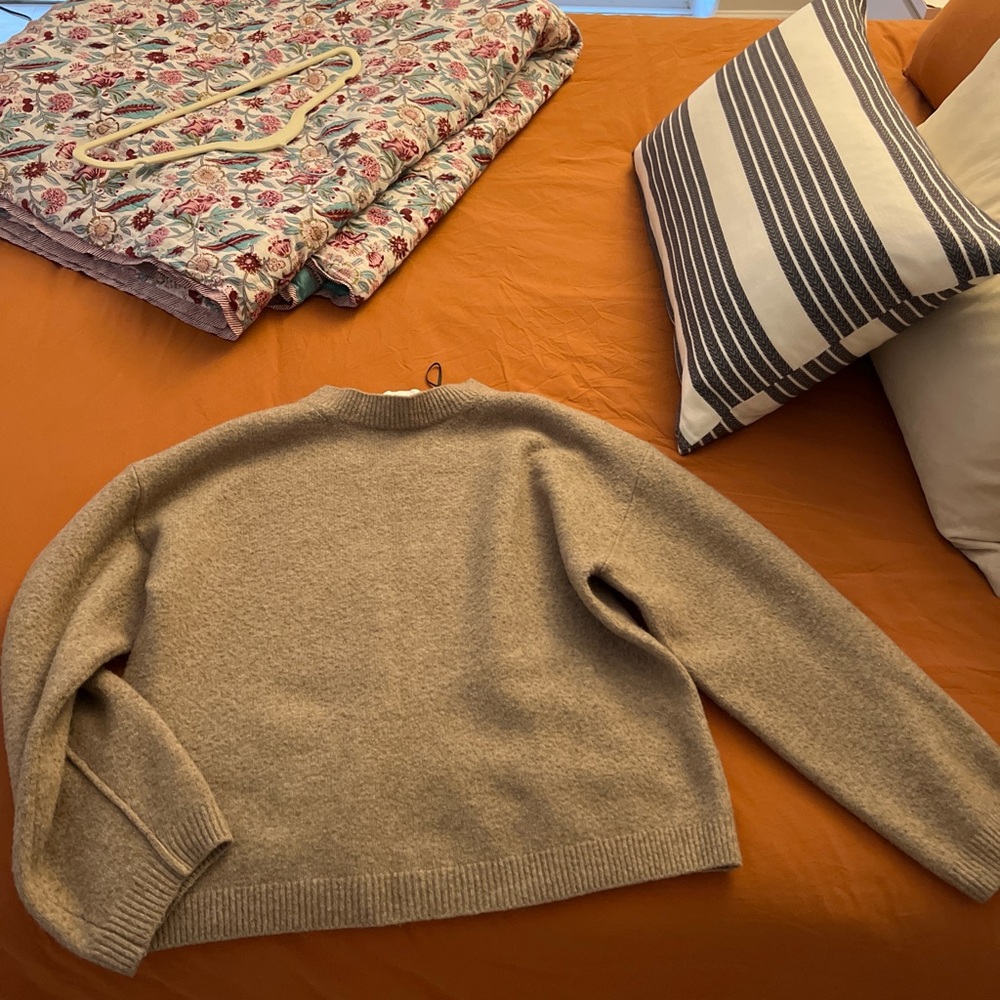 H&M Women's Beige Sweater